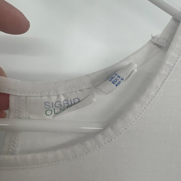 Lot of 2 Women's Size Small Tops Striped Tank and White Tee - Picture 5 of 7